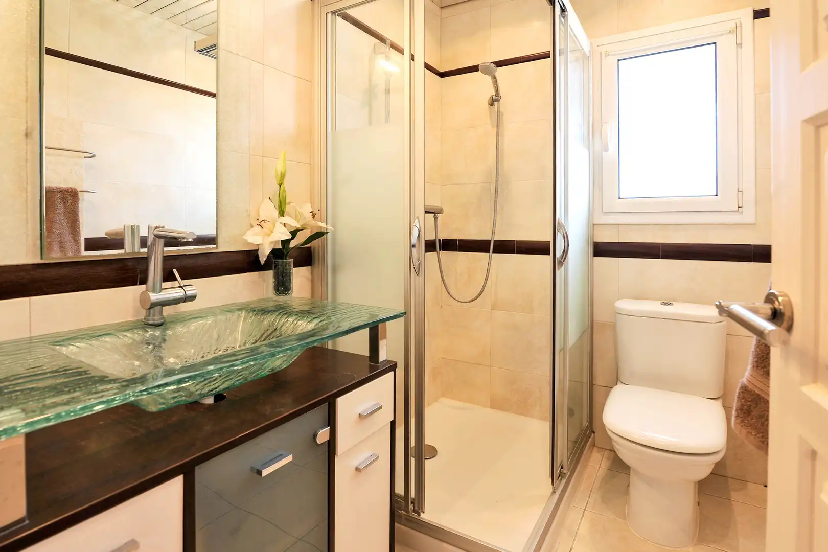 Badezimmer von Haus oder Chalet zum Verkauf in L'Escala mit Klimaanlage, Heizung und Privatgarten