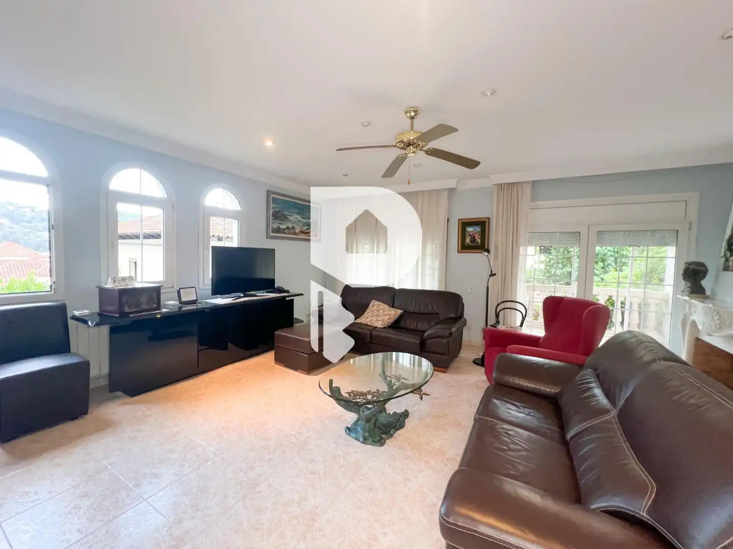 Sala de estar de Casa o chalet en venta en Vallirana con Calefacción, Jardín privado y Terraza