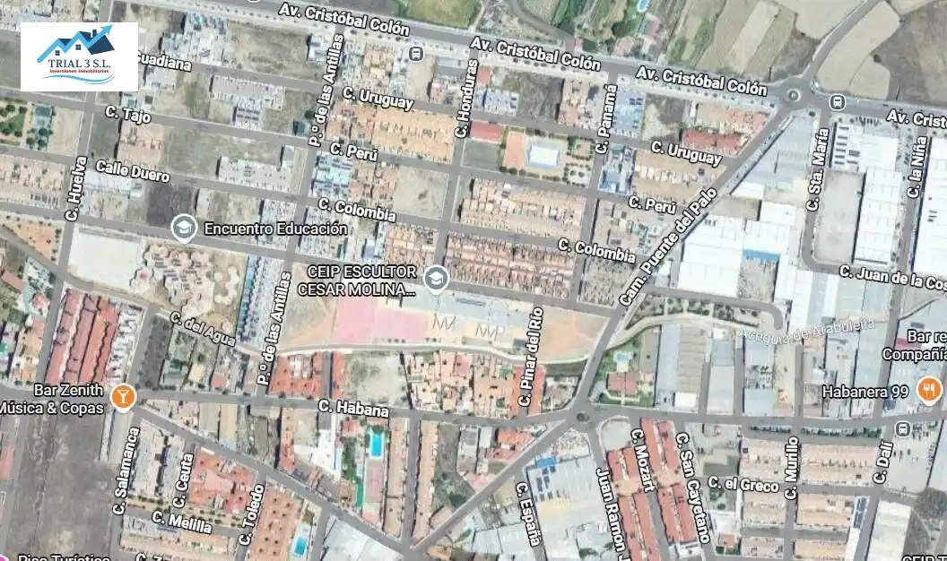 Vista exterior de Casa adosada en venta en Churriana de la Vega con Balcón