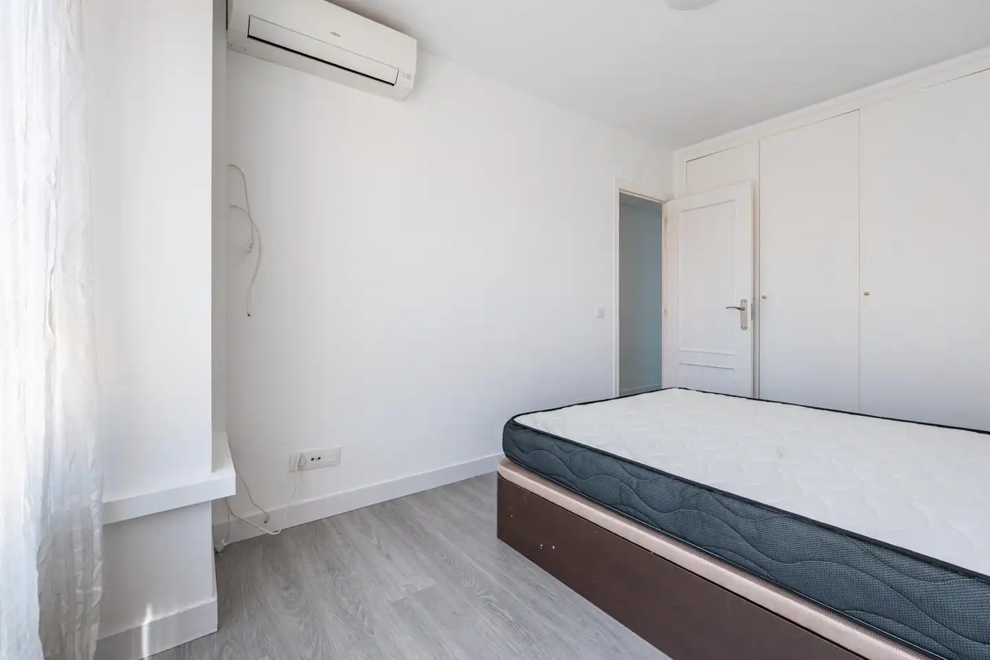 Bedroom of Attic for rent in Madrid  with Air Conditioner, Heating and Parquet flooring