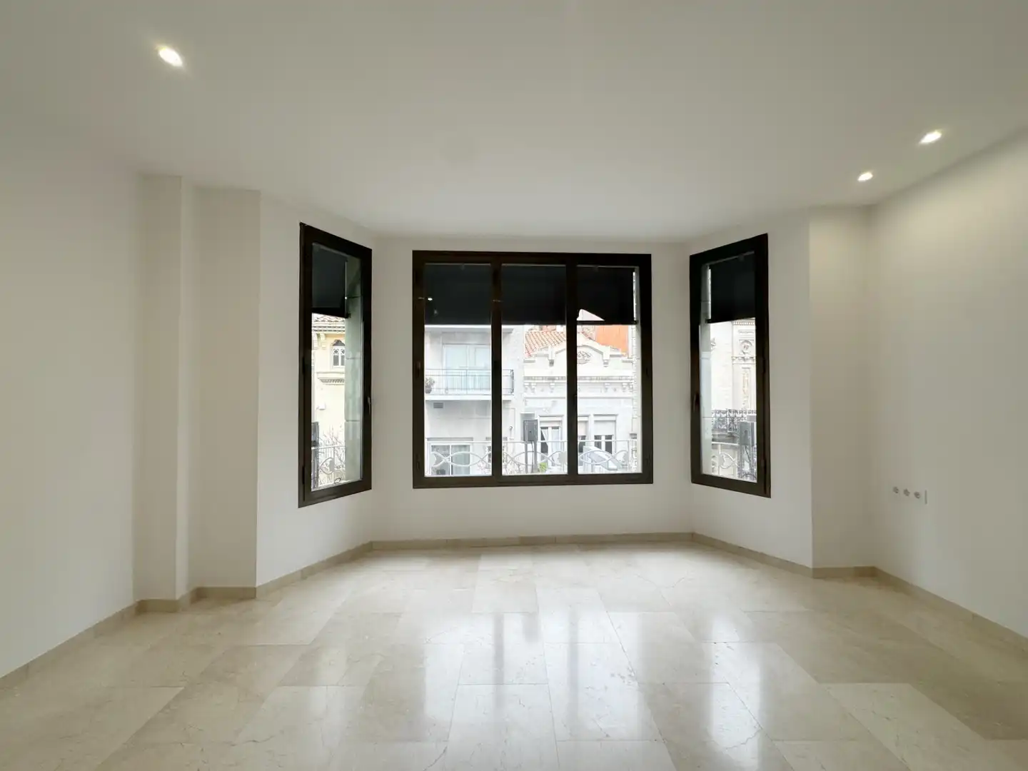 Oficina de lloguer a Carrer Anselm Clavé 20