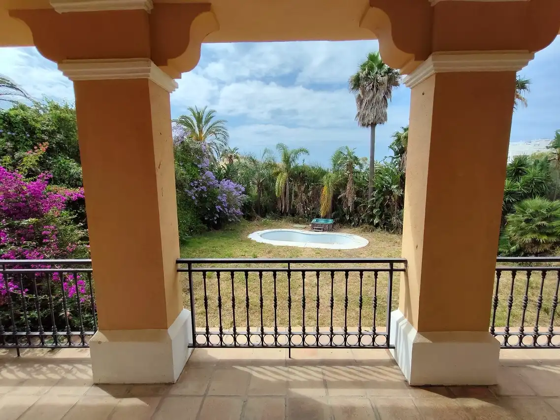 Jardí de Casa o xalet en venda en Estepona amb Jardí privat, Terrassa i Traster