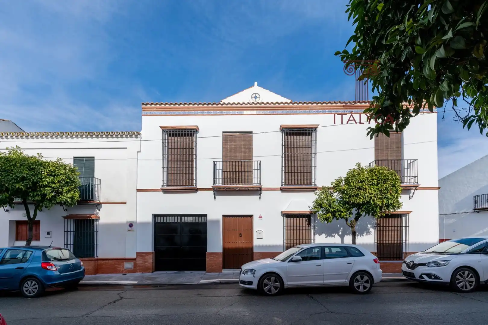 Vista exterior de Casa o chalet en venta en Aznalcázar con Aire acondicionado y Balcón