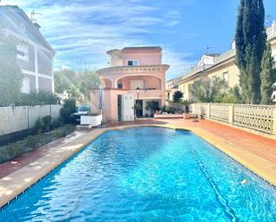 Vista exterior de Casa o xalet en venda en Oliva amb Jardí privat, Terrassa i Balcó