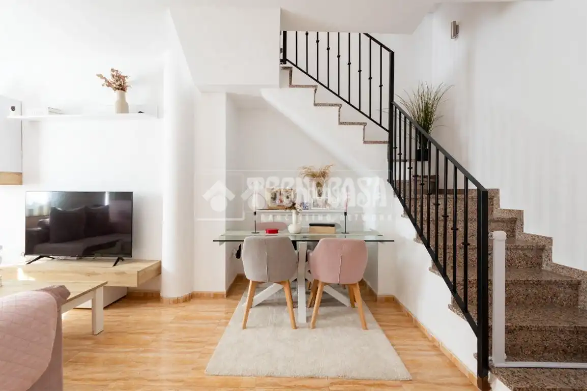 Sala de estar de Casa adosada en venta en Vélez-Málaga con Terraza