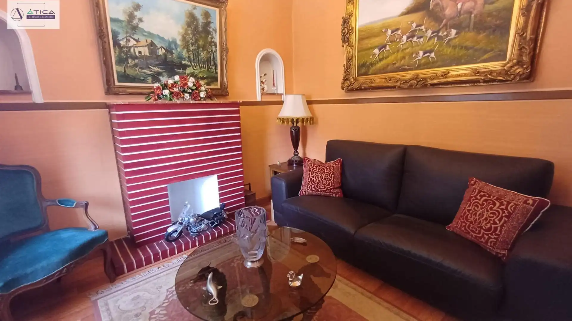 Sala d'estar de Casa o xalet en venda en Santander amb Jardí privat, Terrassa i Moblat