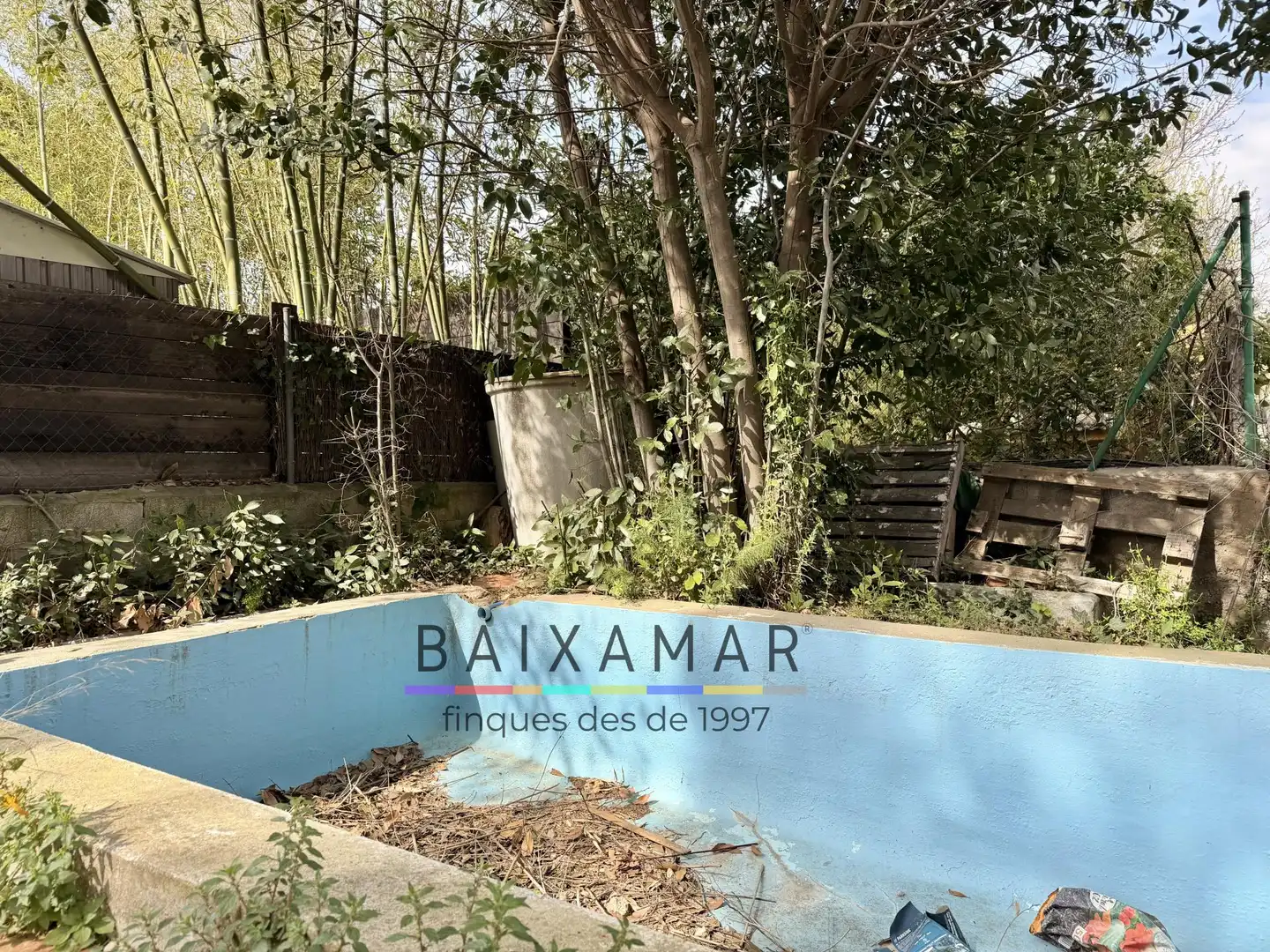 Piscina de Casa o xalet en venda en Cubelles amb Calefacció, Jardí privat i Forn