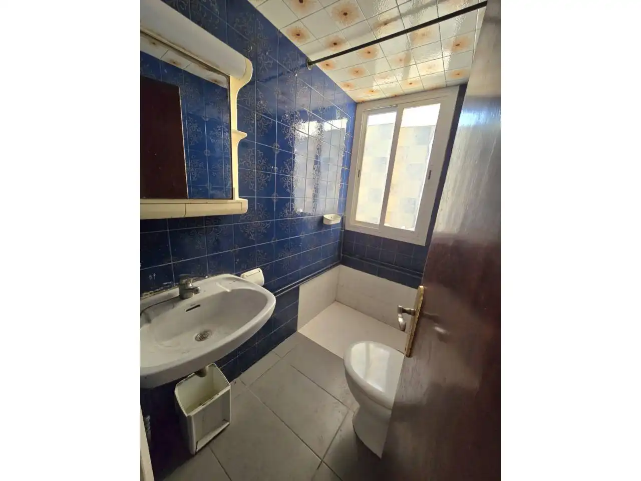Baño de Piso en venta en Salt con Aire acondicionado