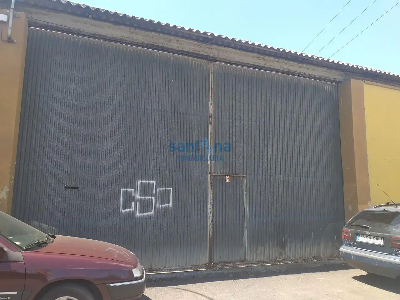 Außenansicht von Fabrikhallen zur Miete in León Capital 