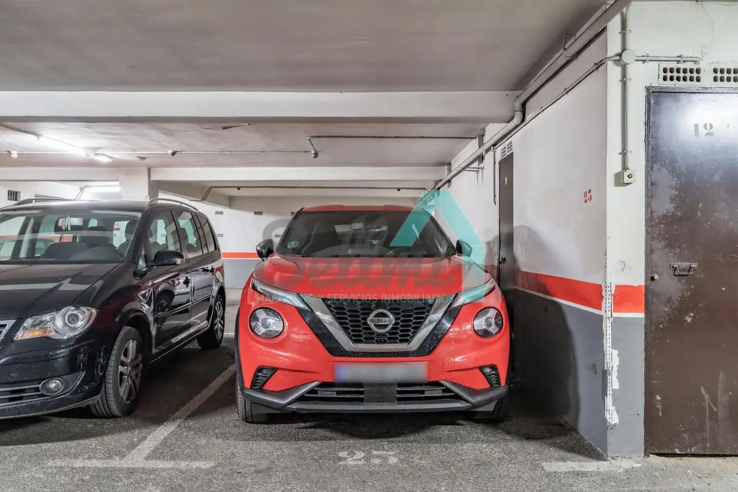 Parking de Piso de alquiler en Oviedo  con Calefacción, Parquet y Terraza
