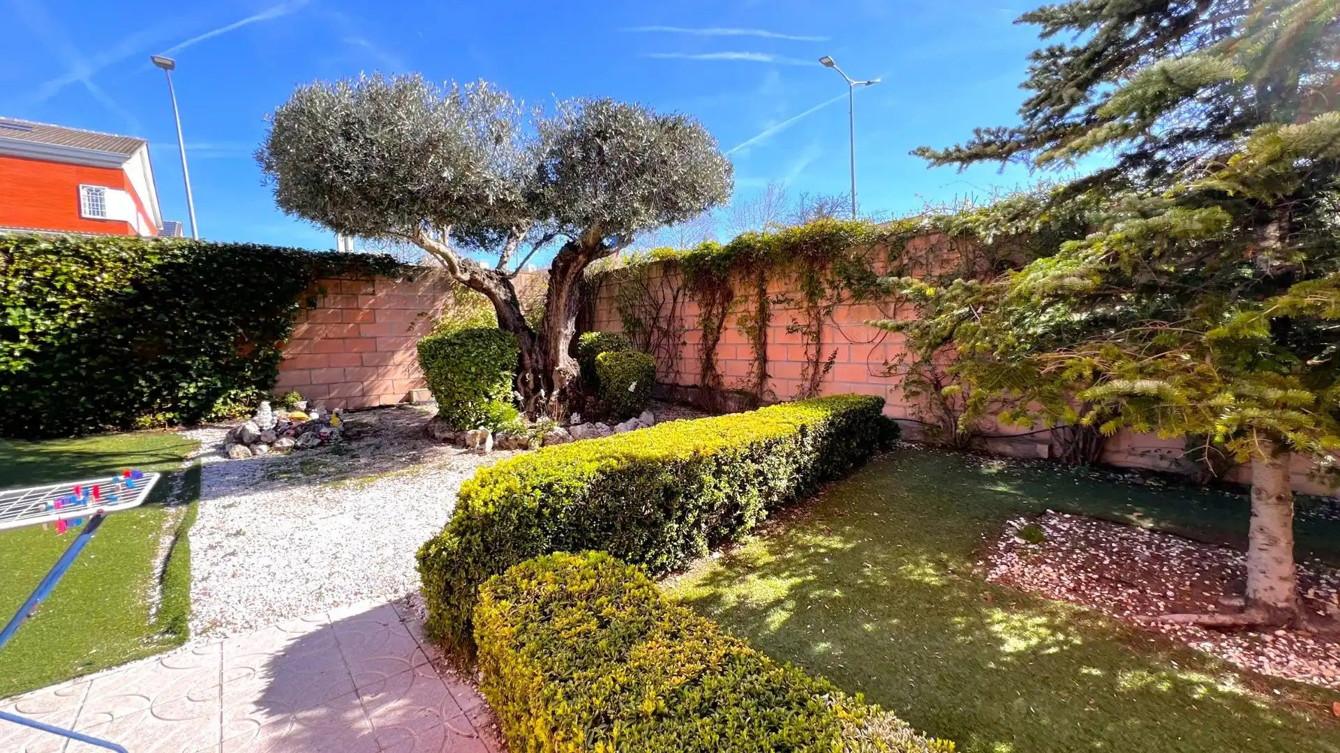 Jardí de Casa adosada en venda en Rivas-Vaciamadrid amb Aire condicionat, Calefacció i Jardí privat