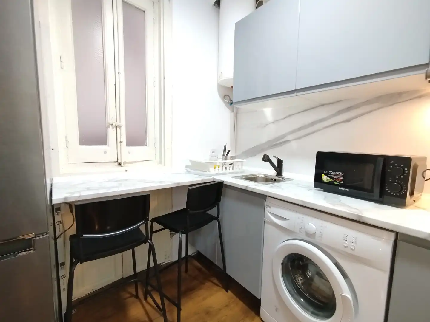 Kitchen of Flat for share in Madrid  with Air Conditioner, Heating and Furnished