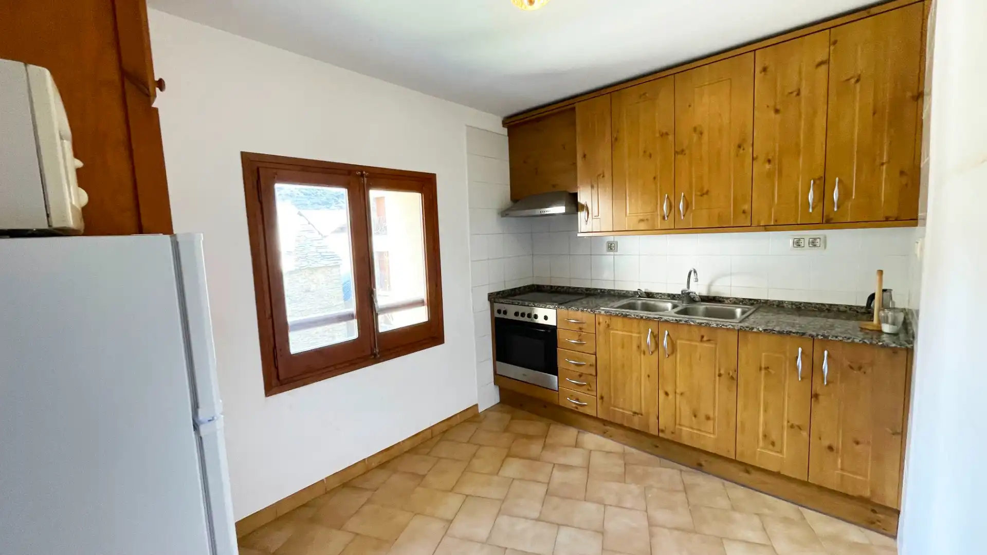 Cuina de Casa o xalet en venda en Vall de Cardós amb Calefacció, Jardí privat i Parquet