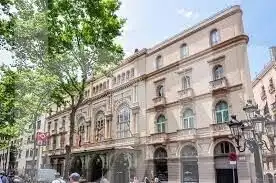 Vista exterior de Edifici en venda en Barcelona