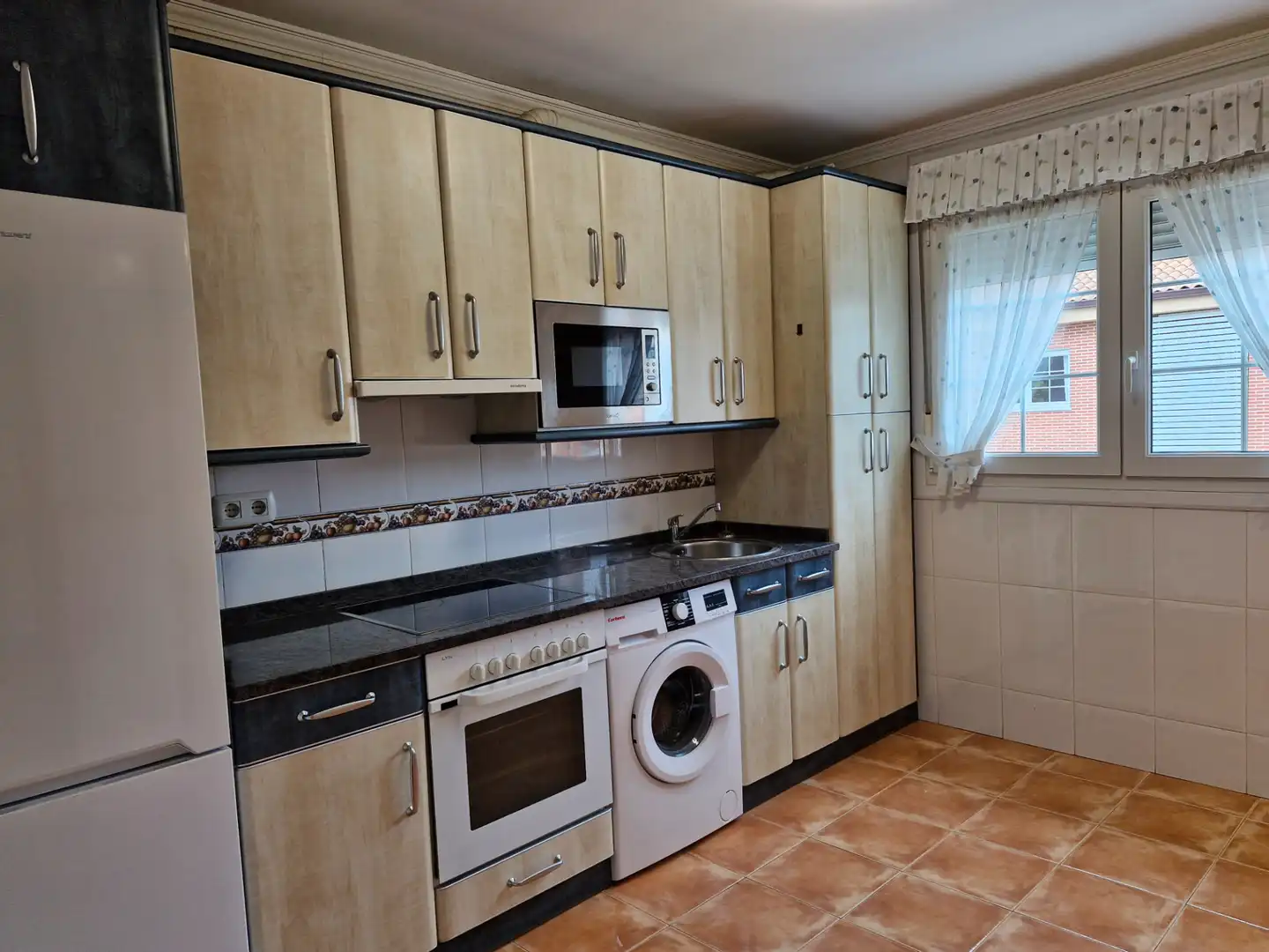 Küche von Wohnung zur Miete in Loiu mit Heizung, Parkett und Möbliert