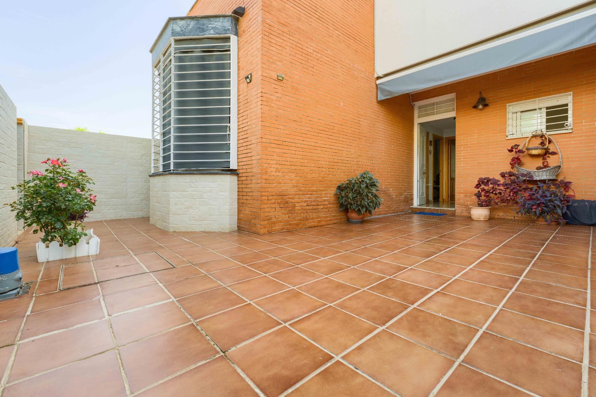 Terrassa de Casa adosada en venda en Castilleja de la Cuesta amb Aire condicionat, Terrassa i Traster