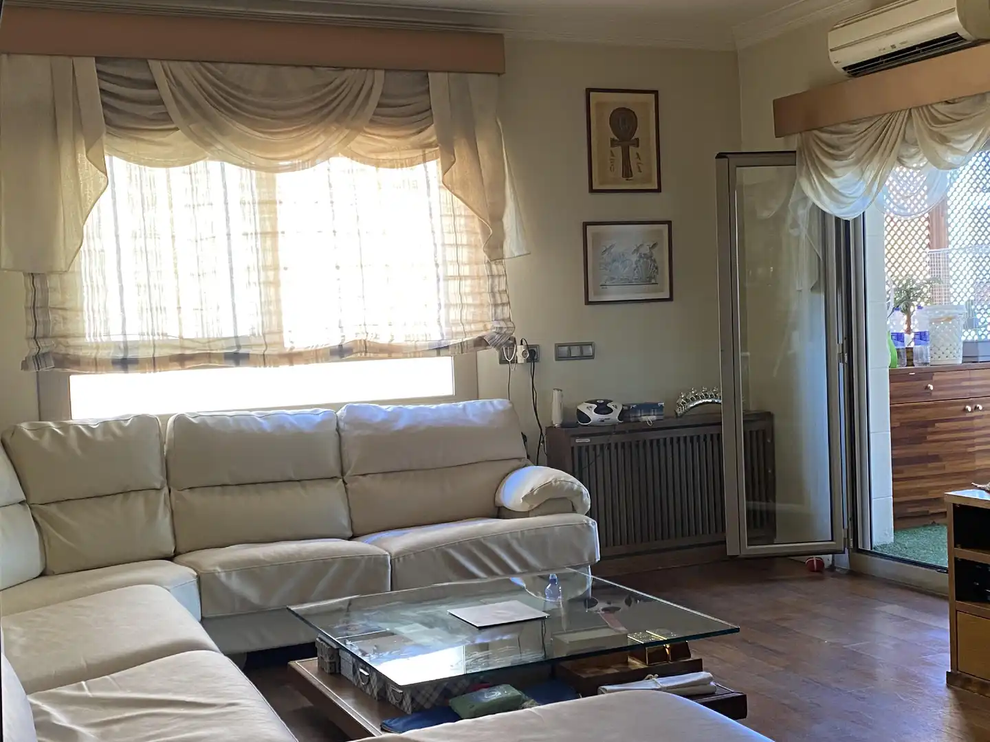 Sala d'estar de Pis en venda en Barcelona amb Aire condicionat, Calefacció i Parquet