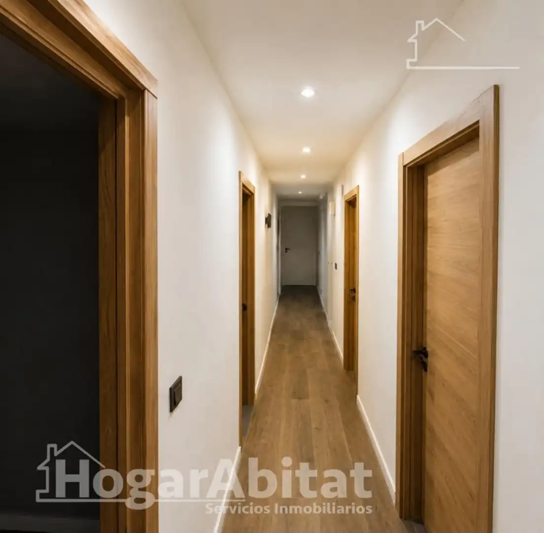 Flat for sale in Valencia  with Air Conditioner, Heating and Furnished