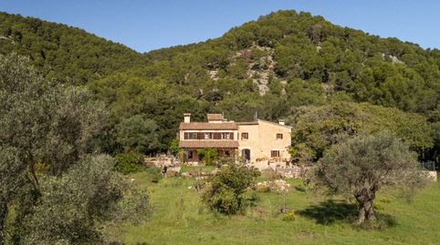 Encantadora casa de campo de estilo mallorquín tradicional, con vistas excepcionales y una ubicación inmejorable a pocos minutos d