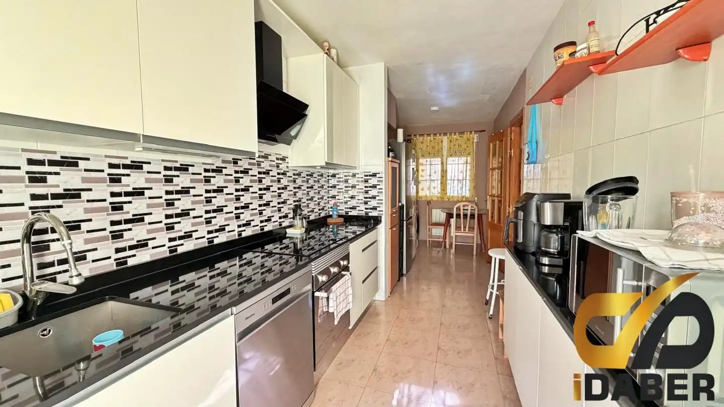 Cuina de Casa adosada en venda en Illescas amb Aire condicionat i Calefacció