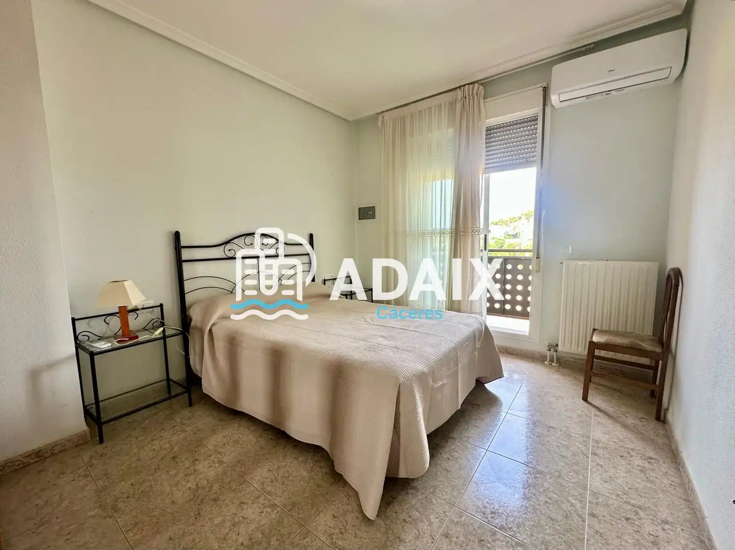 Schlafzimmer von Wohnung zur Miete in Cáceres mit Klimaanlage, Heizung und Terrasse