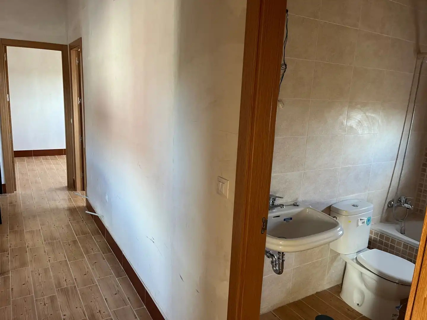 Bathroom of Houses for sale in Sanchidrián  with Private garden and Terrace