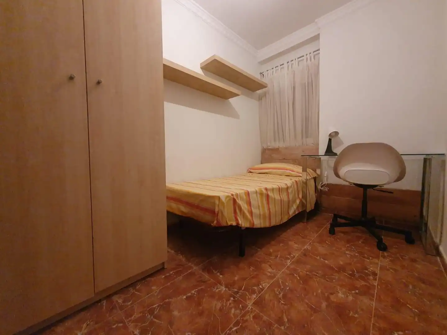 Schlafzimmer von Erdgeschoss zur Miete in Sevilla