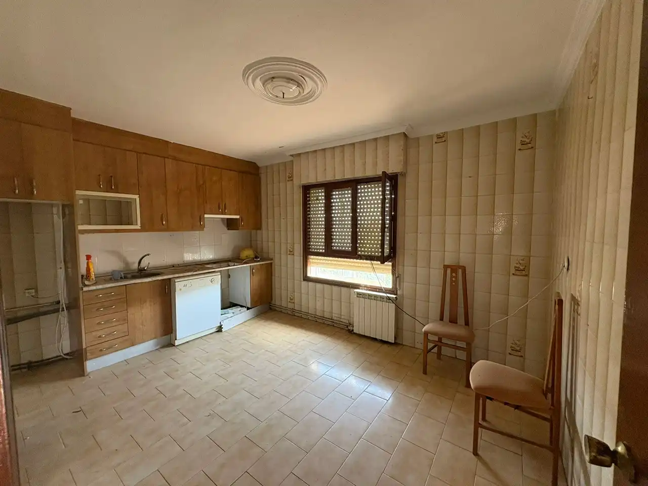 Cocina de Casa o chalet en venta en Vezdemarbán con Calefacción, Jardín privado y Terraza