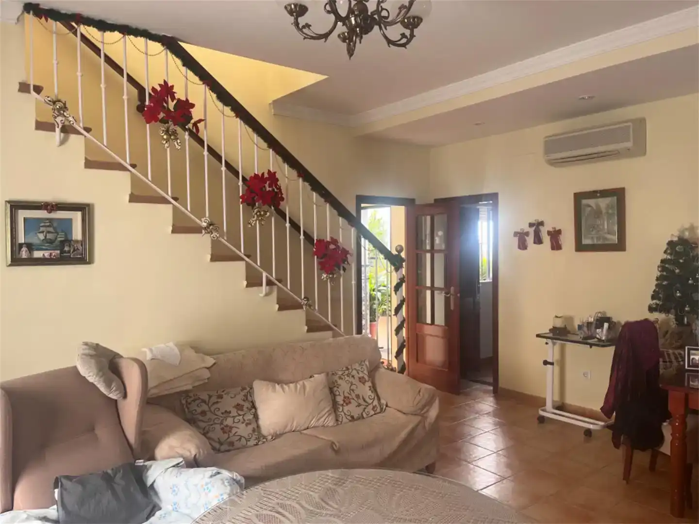 Sala d'estar de Casa adosada en venda en Carmona