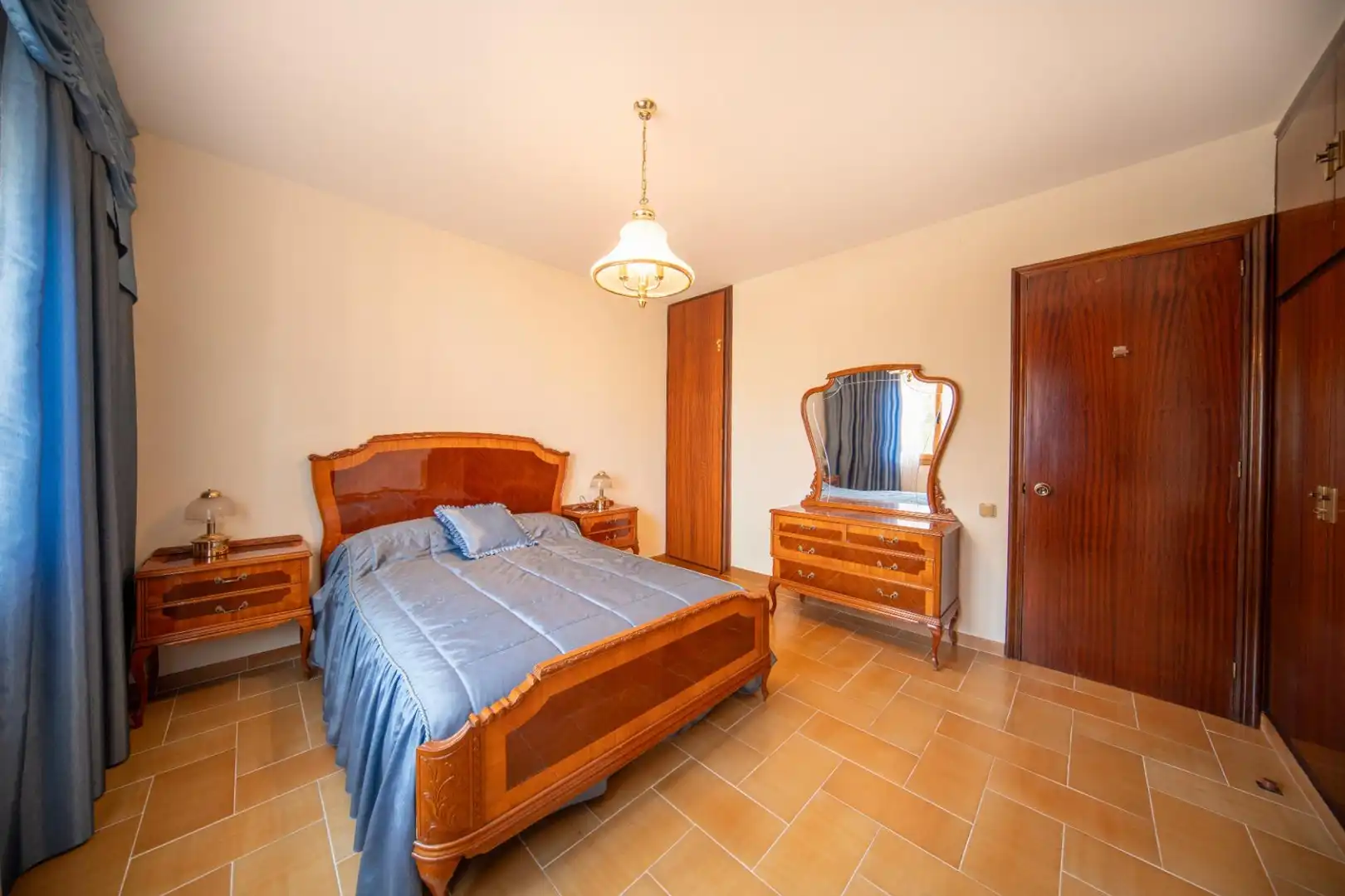 Dormitori de Casa o xalet en venda en Calaf amb Calefacció, Terrassa i Moblat