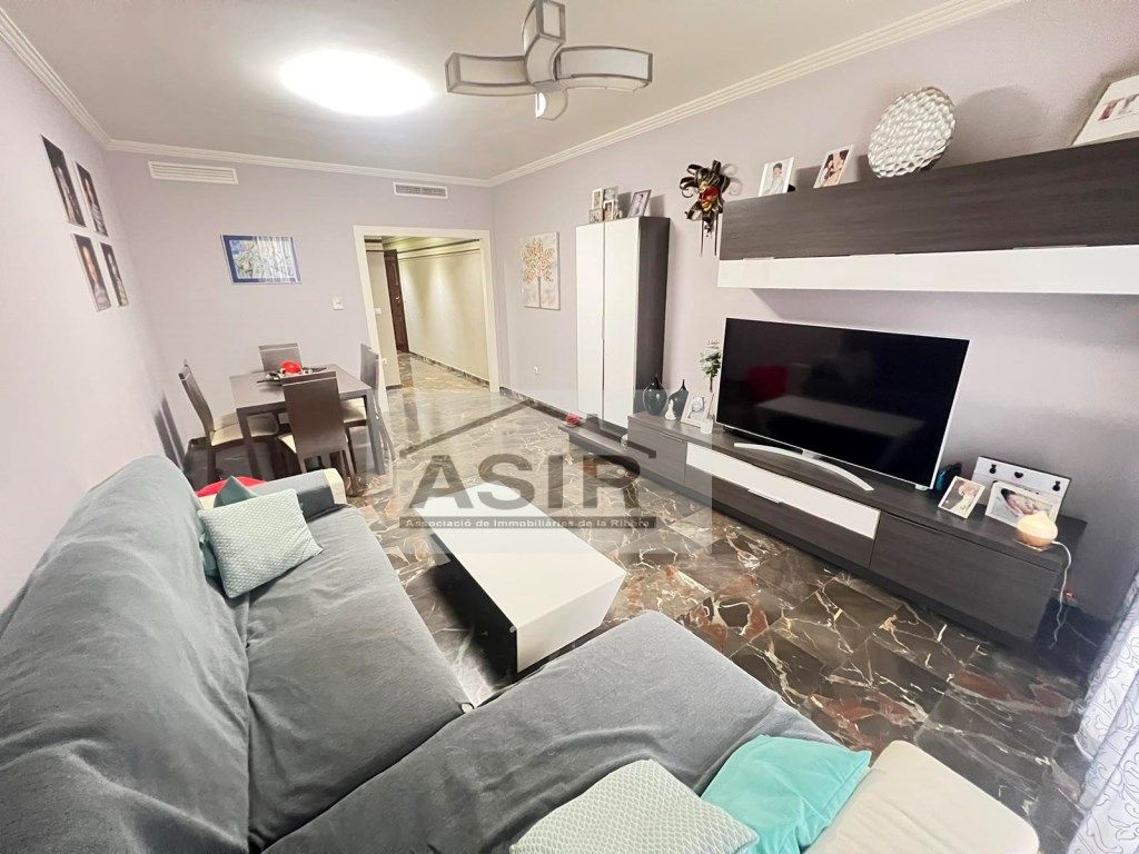 Sala d'estar de Pis en venda en Alzira amb Aire condicionat i Balcó