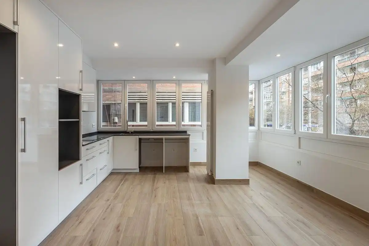 Kitchen of Flat for rent in Granada  with Heating