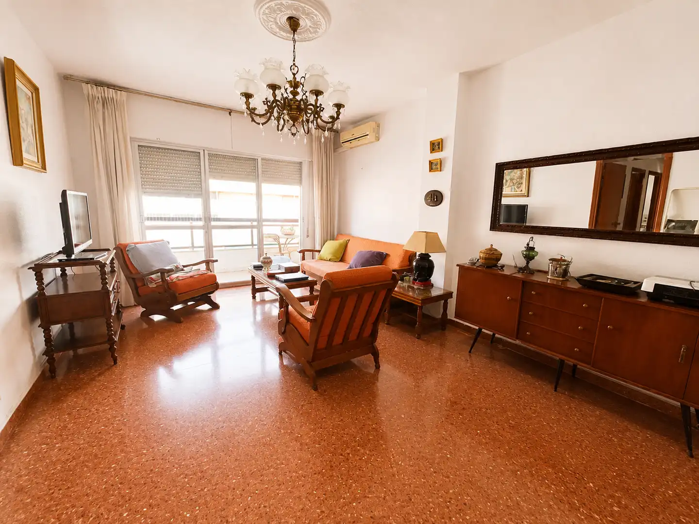 Sala d'estar de Pis en venda en Almería amb Aire condicionat, Terrassa i Moblat