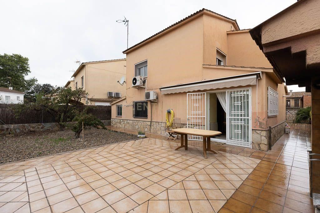 Jardí de Casa o xalet en venda en Parets del Vallès amb Aire condicionat