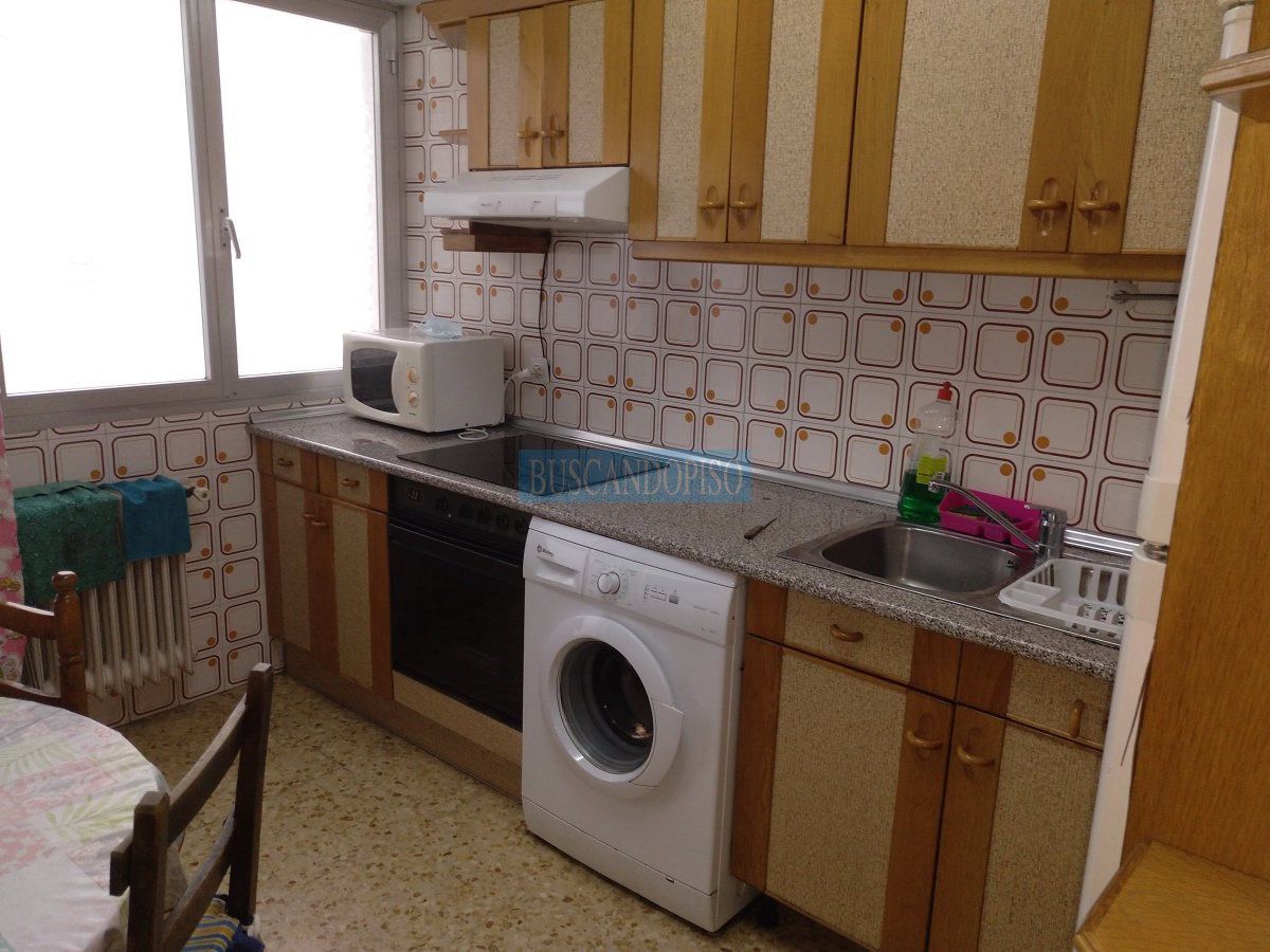 Kitchen of Flat to rent in  Logroño  with Heating, Terrace and Furnished