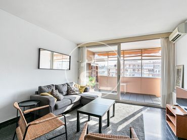 Piso con balcón en venta en Gran Via de Carles III