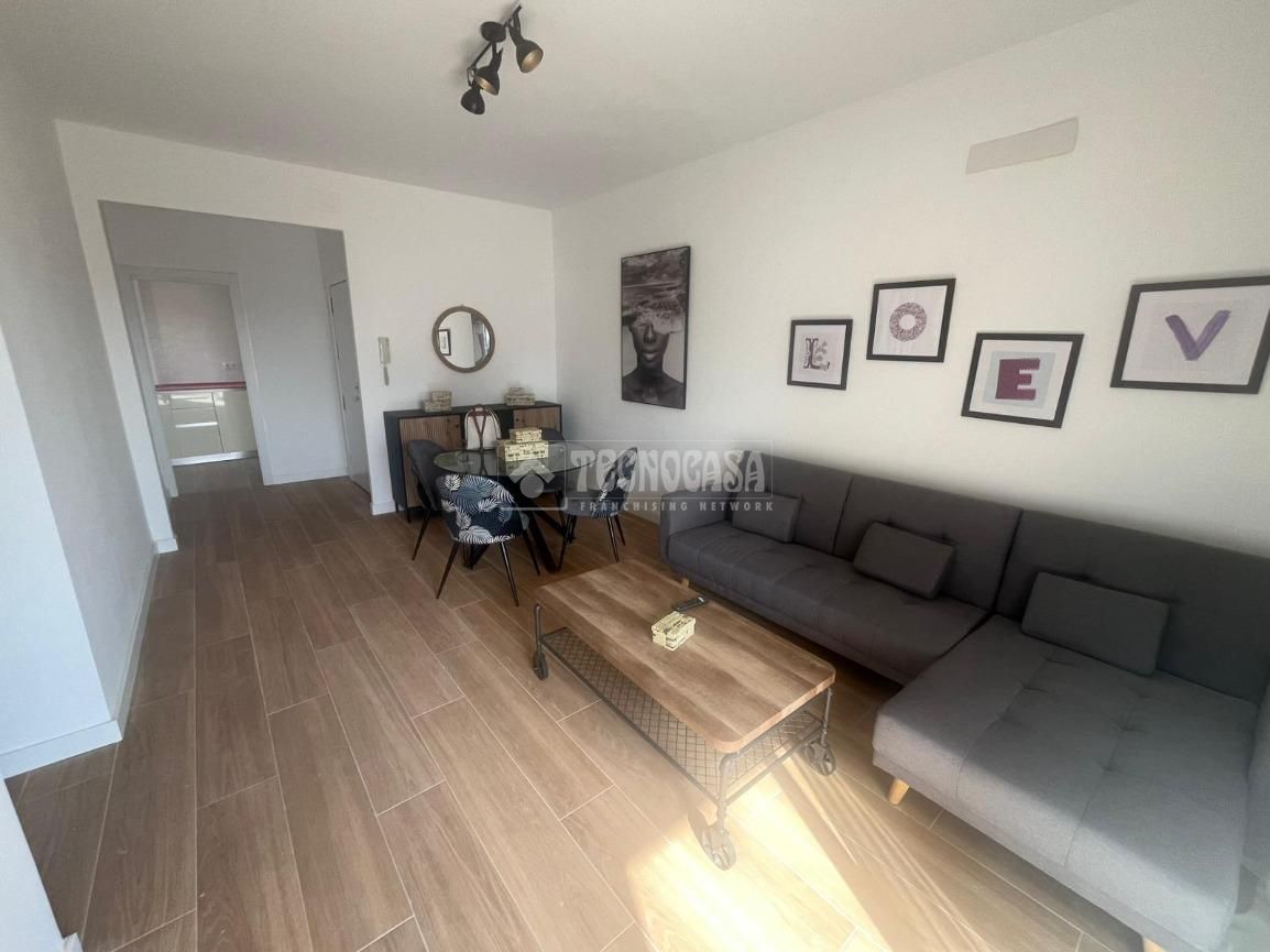 Sala d'estar de Pis en venda en Arahal amb Calefacció, Terrassa i Balcó