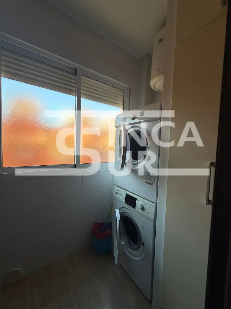 Cocina de Apartamento en venta en Roquetas de Mar con Amueblado, Horno y Lavadora