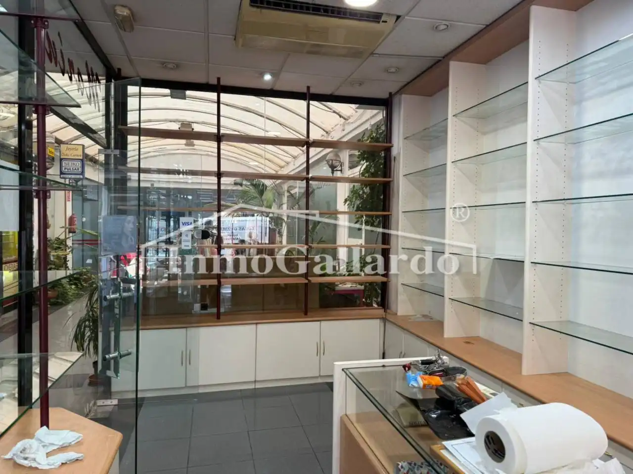 Local comercial de lloguer a Este, imagen 3