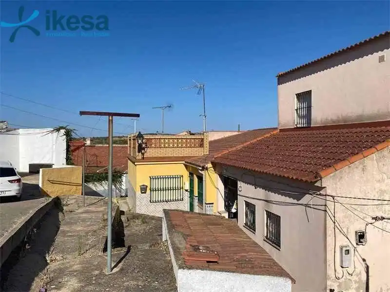 Terraced house for sale in Tharsis