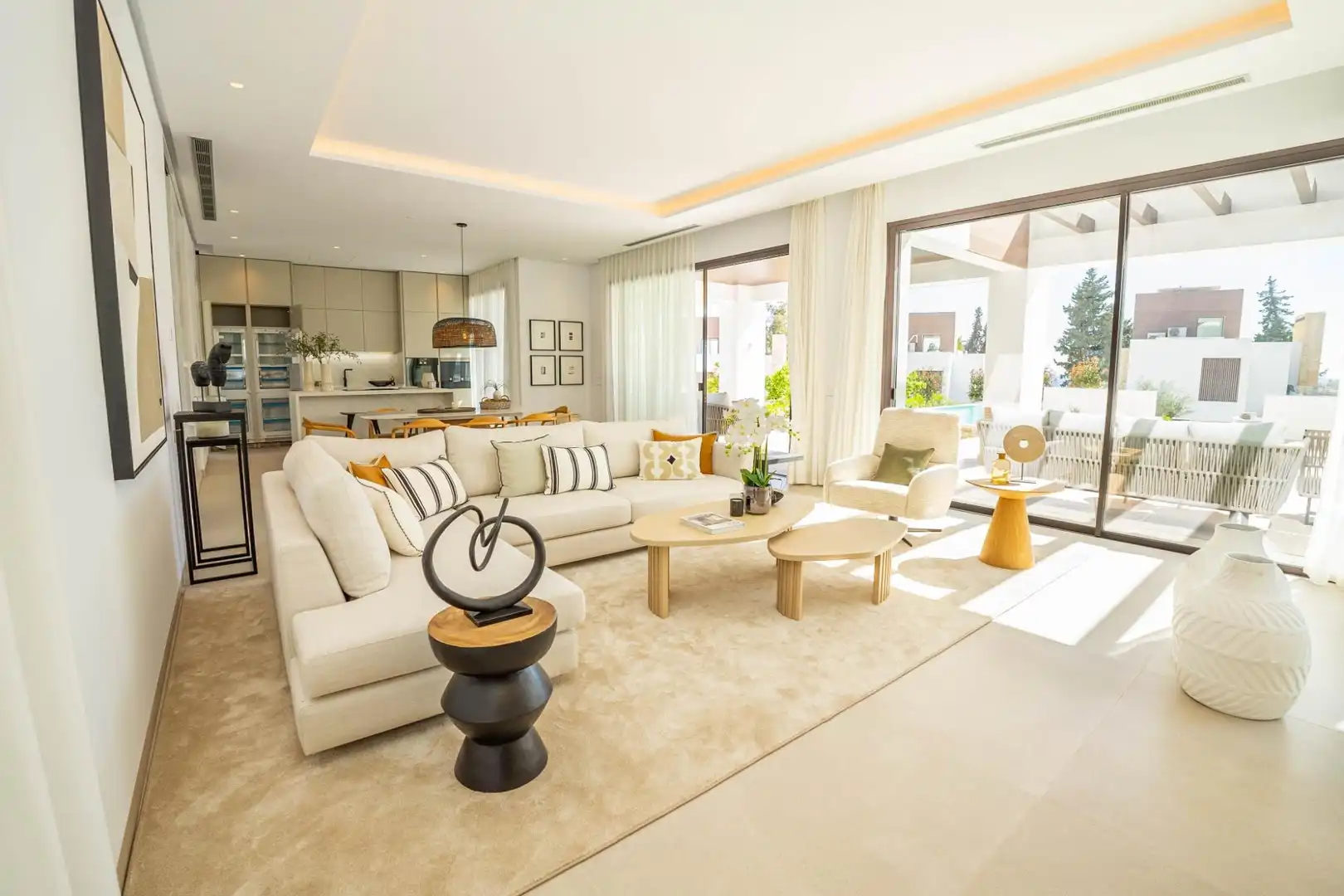 Sala de estar de Casa o chalet en venta en Marbella con Aire acondicionado, Jardín privado y Terraza