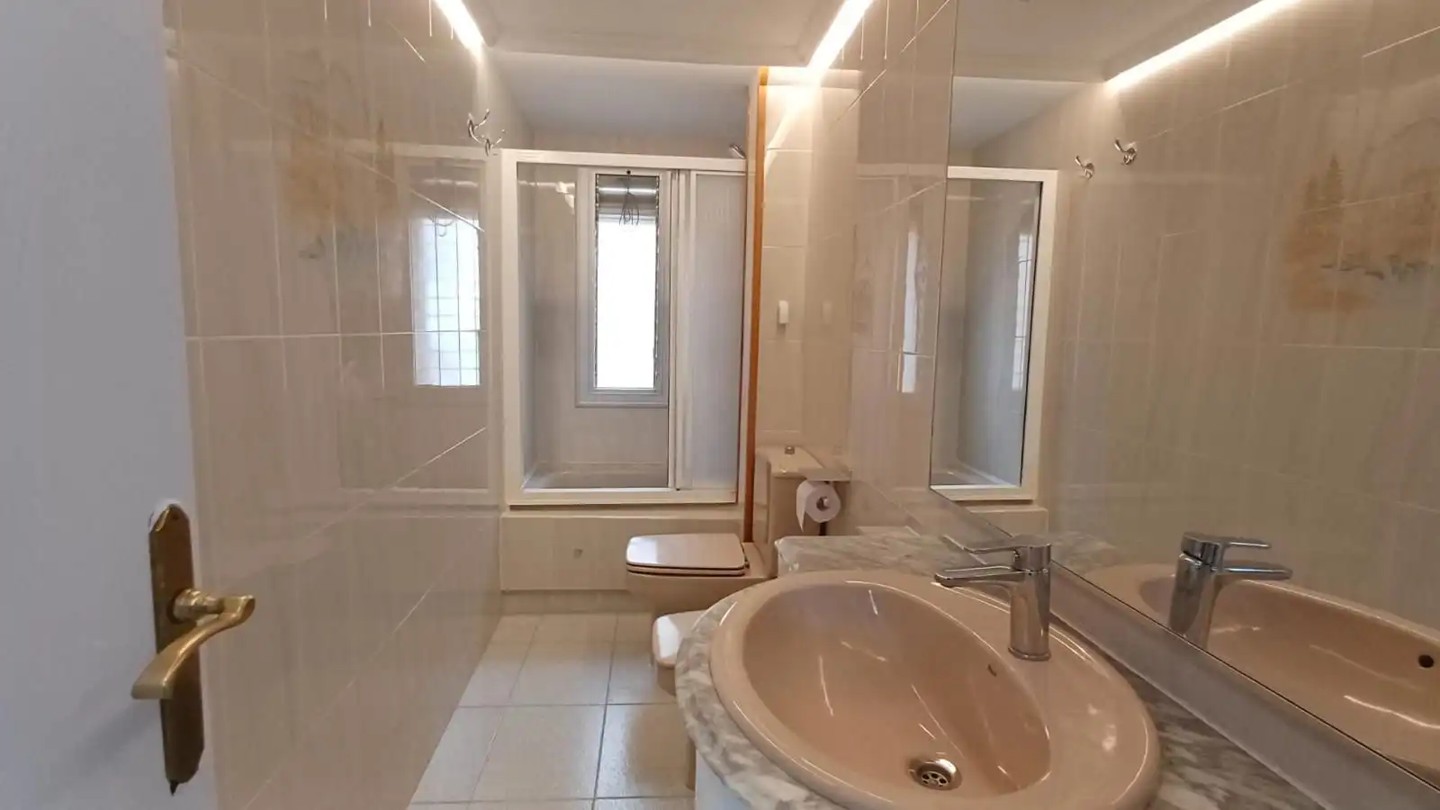 Bathroom of Flat for sale in Sabadell  with Heating