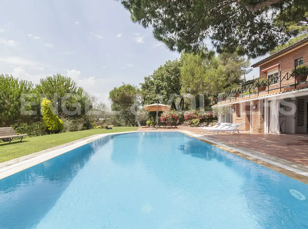 Jardín de Casa o chalet en venta en Barcelona con Aire acondicionado, Calefacción y Jardín privado