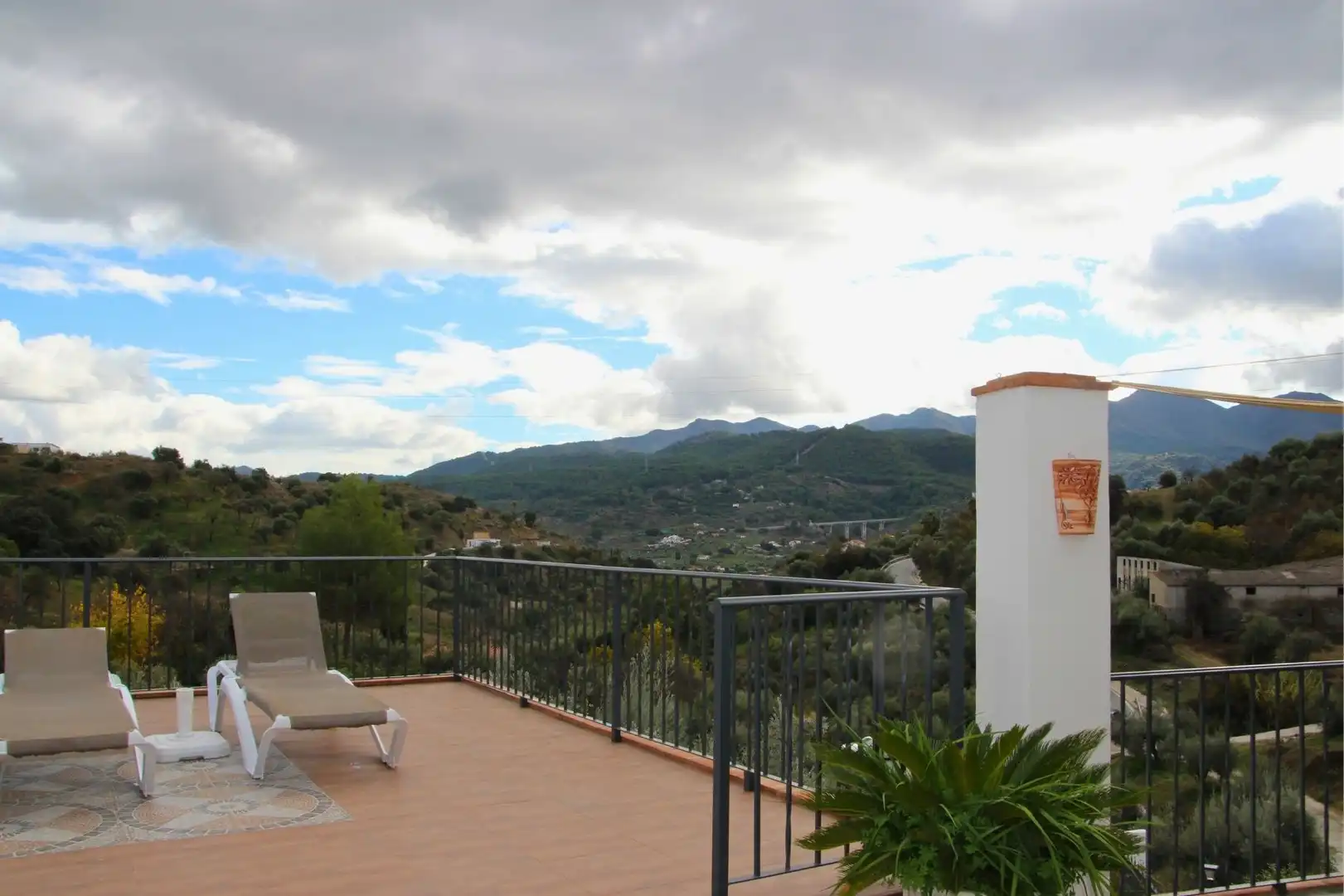 Terrace of Houses for sale in Guaro  with Air Conditioner, Heating and Private garden