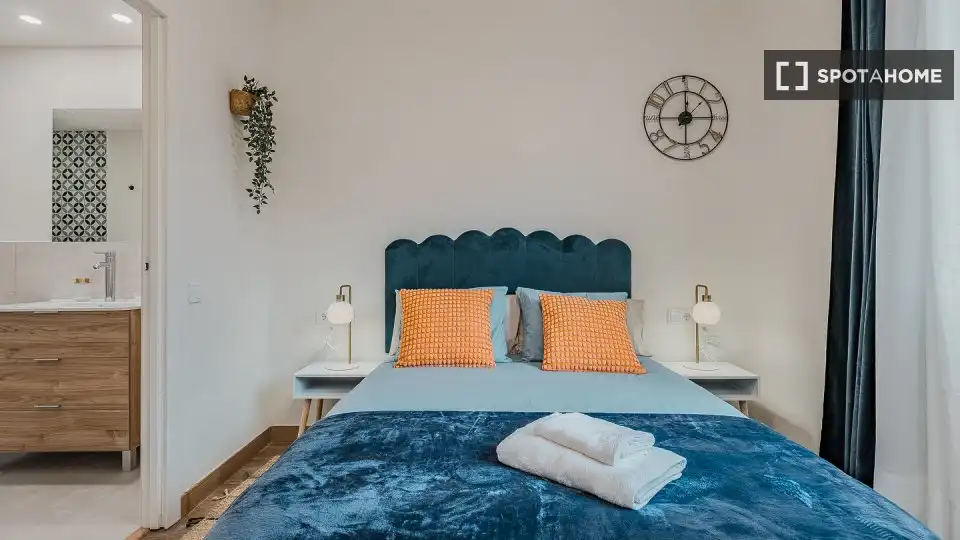 Bedroom of Flat for rent in L'Hospitalet de Llobregat  with Air Conditioner, Heating and Furnished