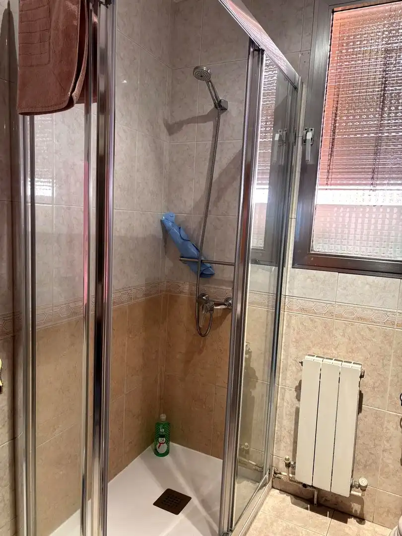 Bathroom of Flat for sale in Madrid  with Heating, Furnished and Alarm