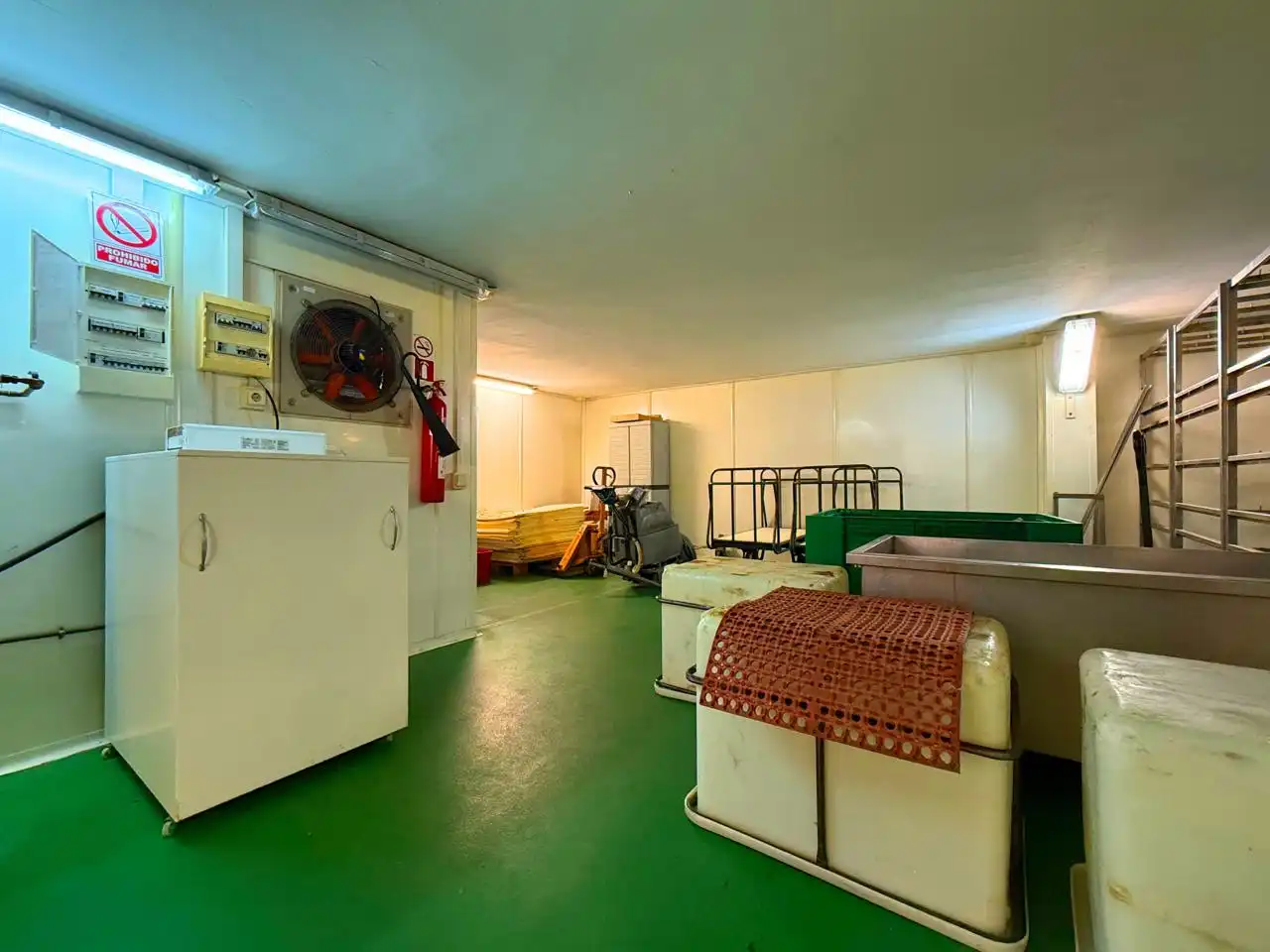 Local comercial en venta en Carrer de Joaquim Ruyra, imagen 7