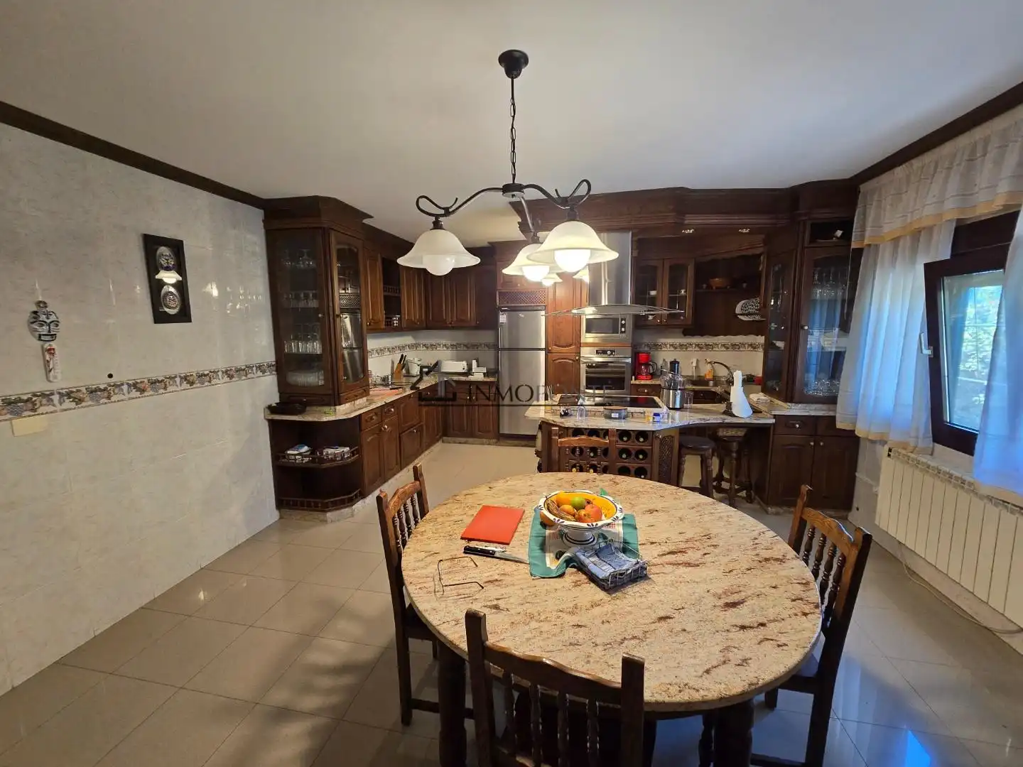 Cuina de Casa o xalet en venda en Valga amb Calefacció, Jardí privat i Terrassa