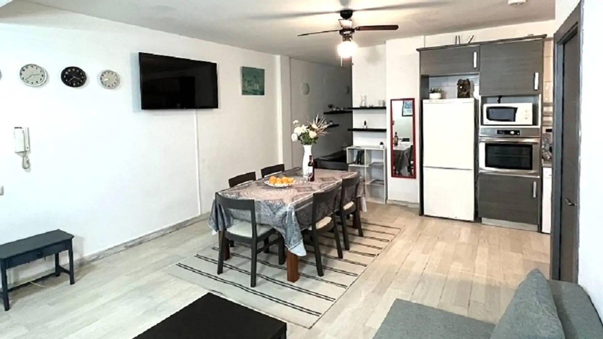 Menjador de Pis en venda en Lloret de Mar amb Moblat i Piscina comunitària