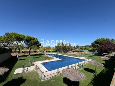Wohnung mit Pool zum Verkauf in Calle Joaquín Turina